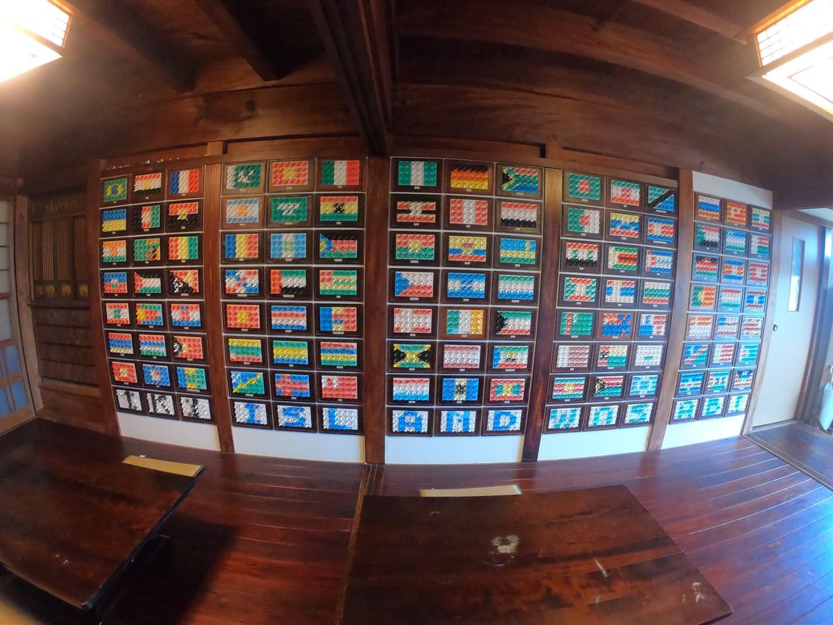 泊まったゲストハウス。ドミトリーで隣の中国人爆イビキで眠れず。