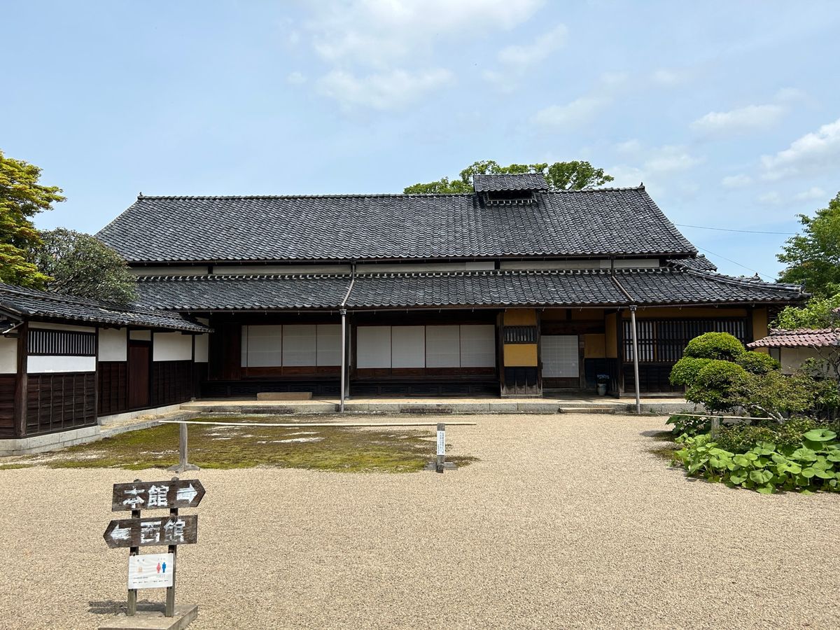 2日目の5/4
まずは島根の器を知りたくて売店目的に出雲民藝館へ。
明治に...