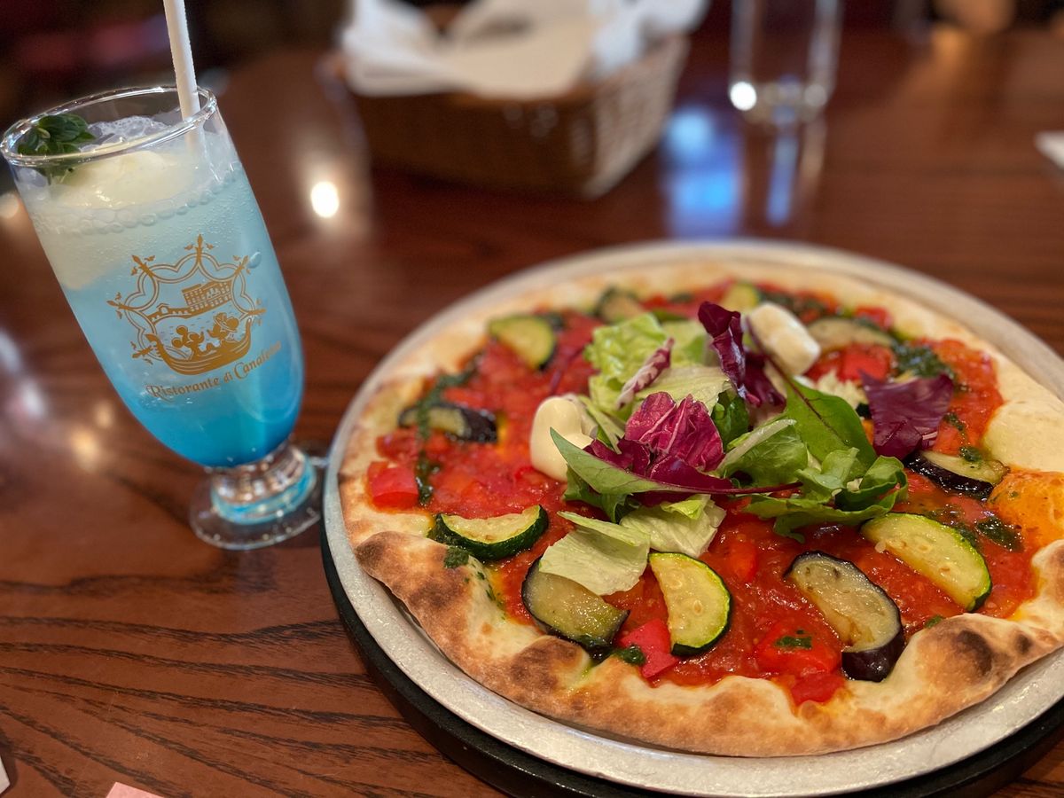 なかなか予約取りにくいレストランも何とかとれて、ガラガラで写真タイム。