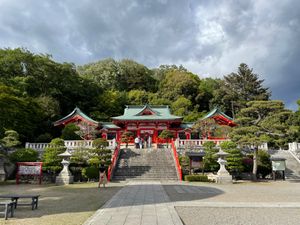 足利織姫神社
高台のため階段は結構な段数が、見晴らし良い。
横の駐車場から...