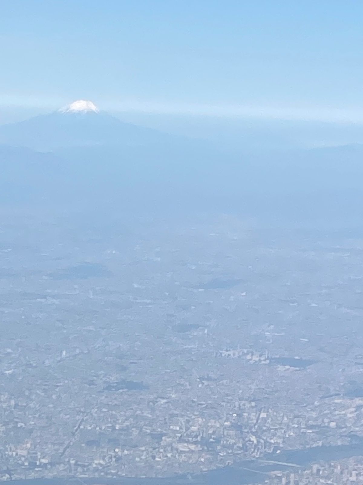 コロナ禍で我慢してた飛行機旅
ようやく行くことができました！
行きの飛行機...
