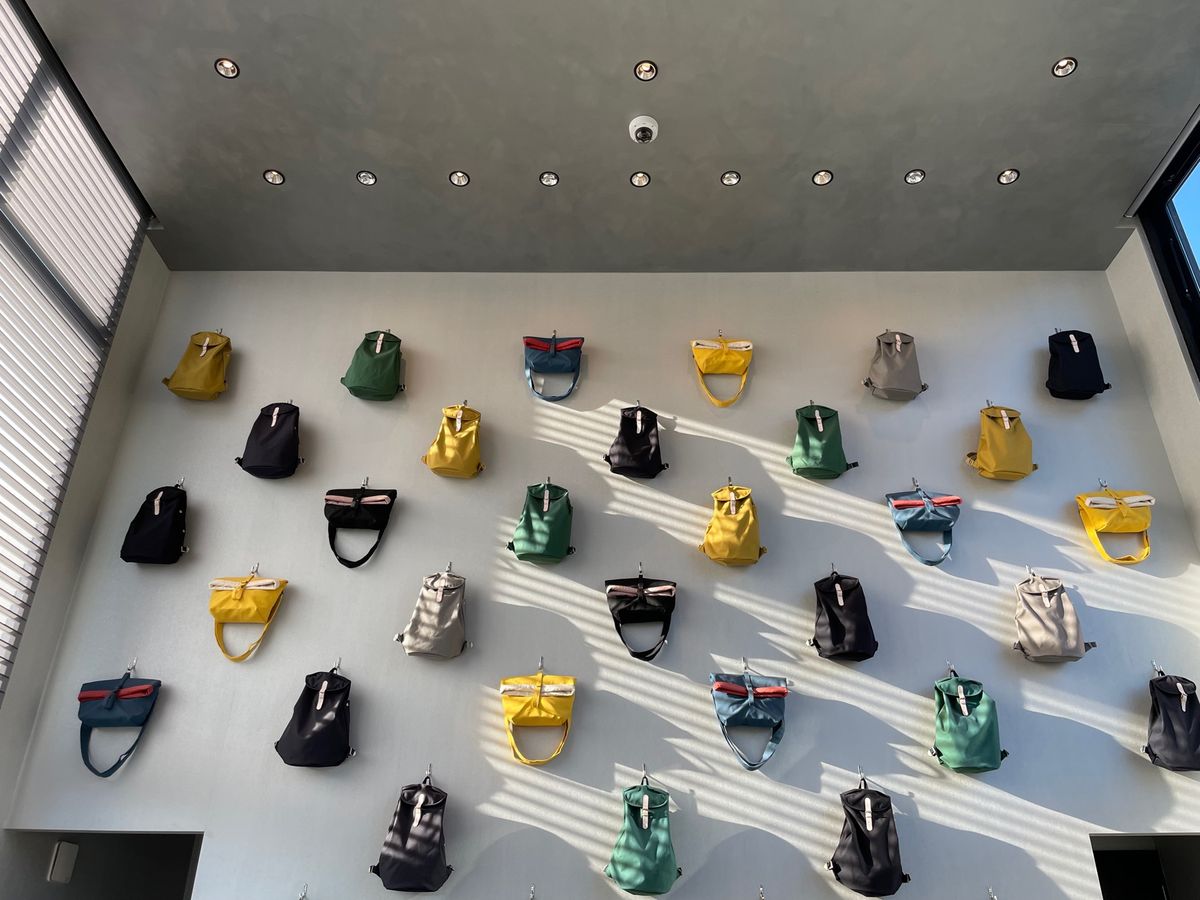 レセプションからジープで滞在場所まで運んでくれます。
私たちが案内されたフ...