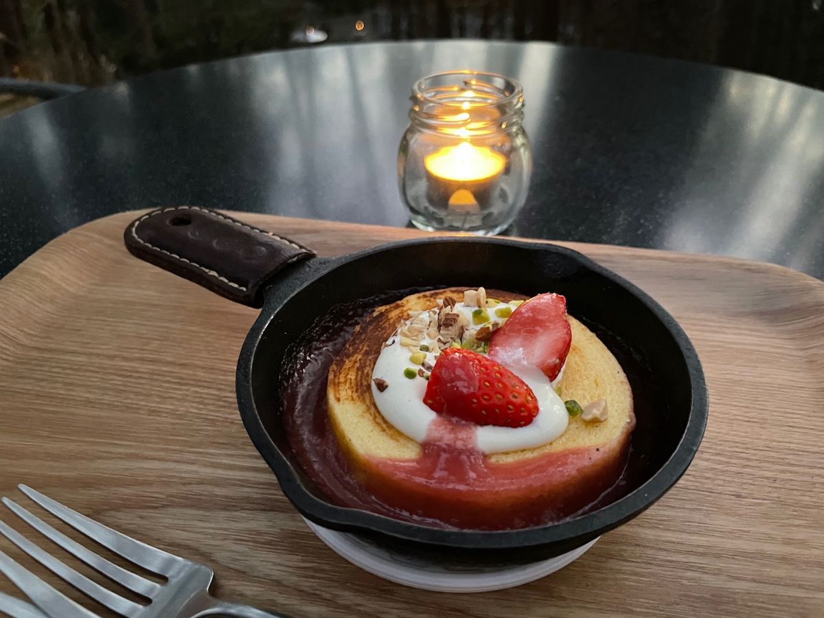 無料でいただけるバームクーヘン💗おいしかった。
夜ごはんは、中腹のレストラ...