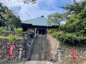 油山寺
こちらも広大
滝行してる方もいた。
広々と空気がよいお寺が多い静岡
