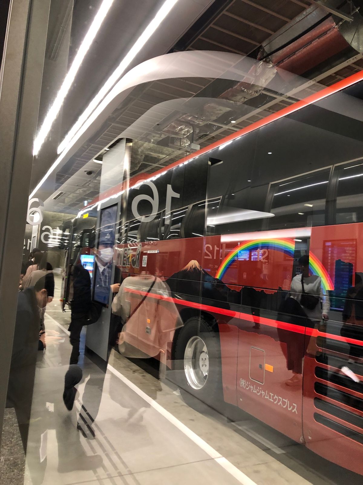 夜行バスから、富山のスタバ😊
富山湾の近くのホタルイカミュージアムに行き、...