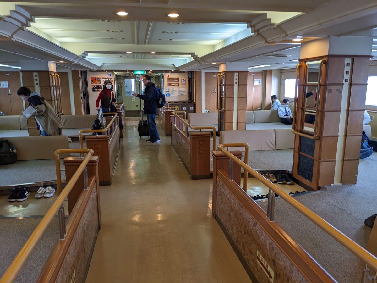 今日は稚内から利尻島へ。
40分前には購入を済ませ待機しているよう書かれて...