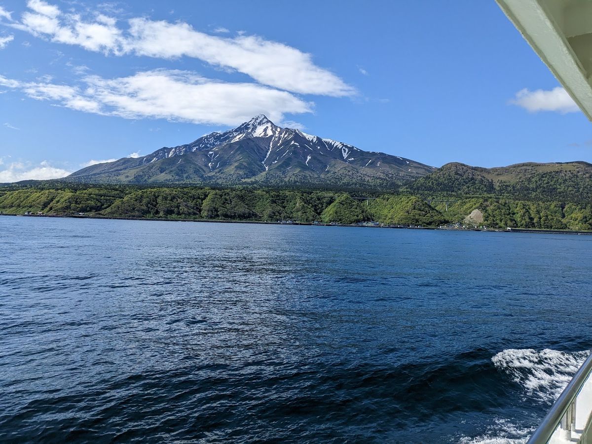 利尻島に到着！！
利尻富士がお出迎え。
最高の景色、旅日和！