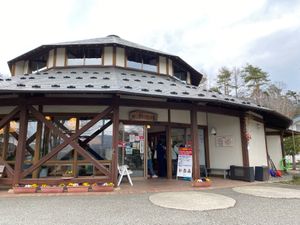 石割の湯
周遊バスは道路の混雑や、外国人の対応などで側から見ていてもかなり...