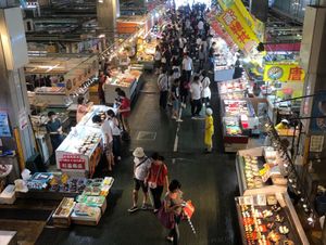 山口といえば、
吉田松陰。
下関は床屋発祥の地らしい。
唐戸市場で週末はお寿司！