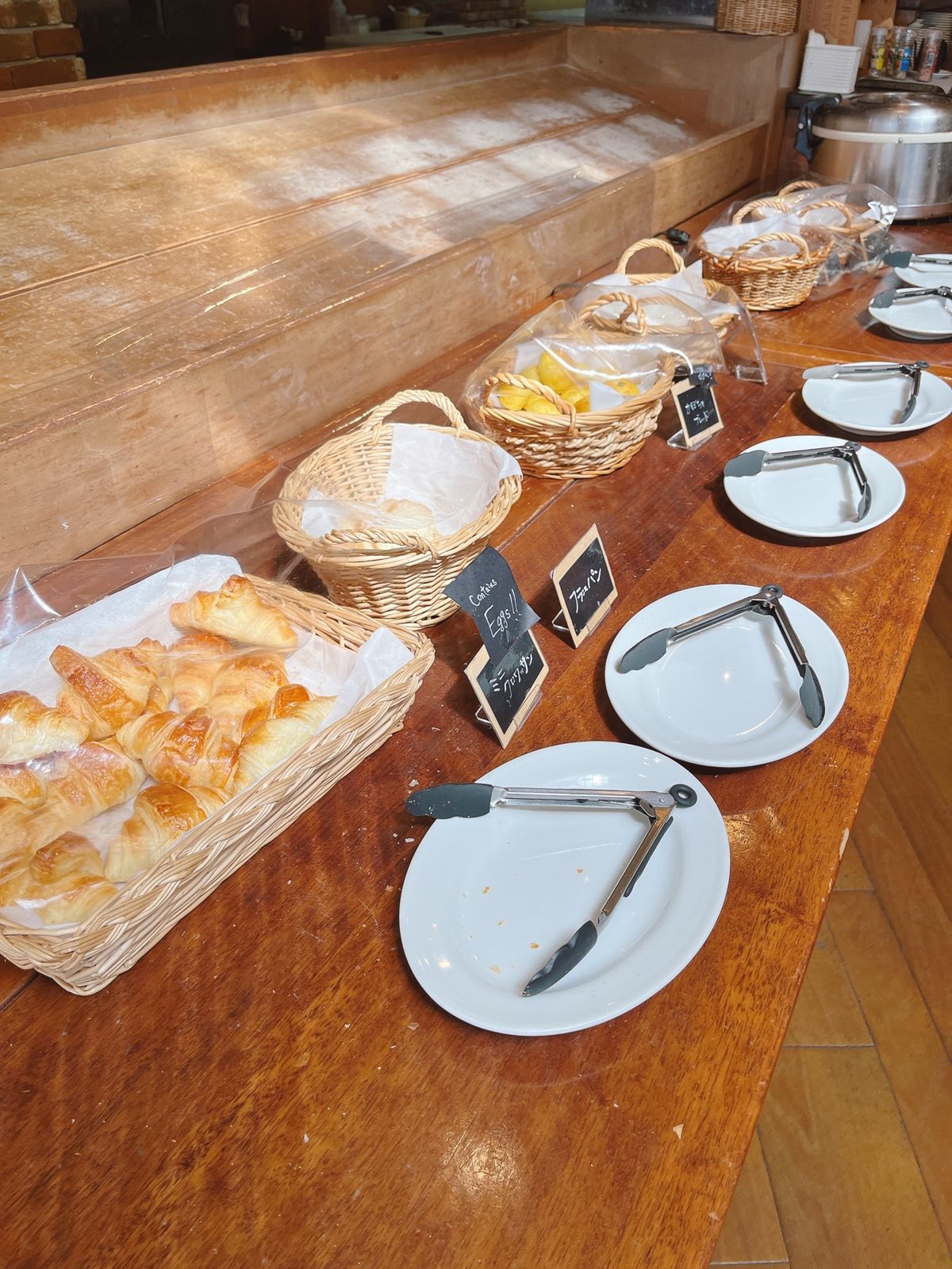 良い感じで酔ってる間に、丘の上のレストランでお昼ご飯をいただきます。