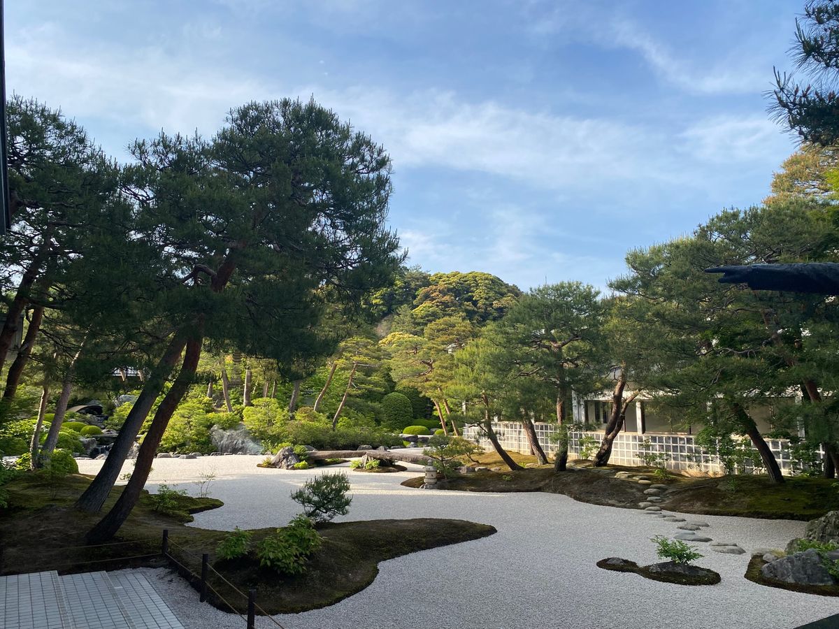 出西窯をほぼスタンプラリーくらいの時間で後にしたのは
こちらの予定があった...