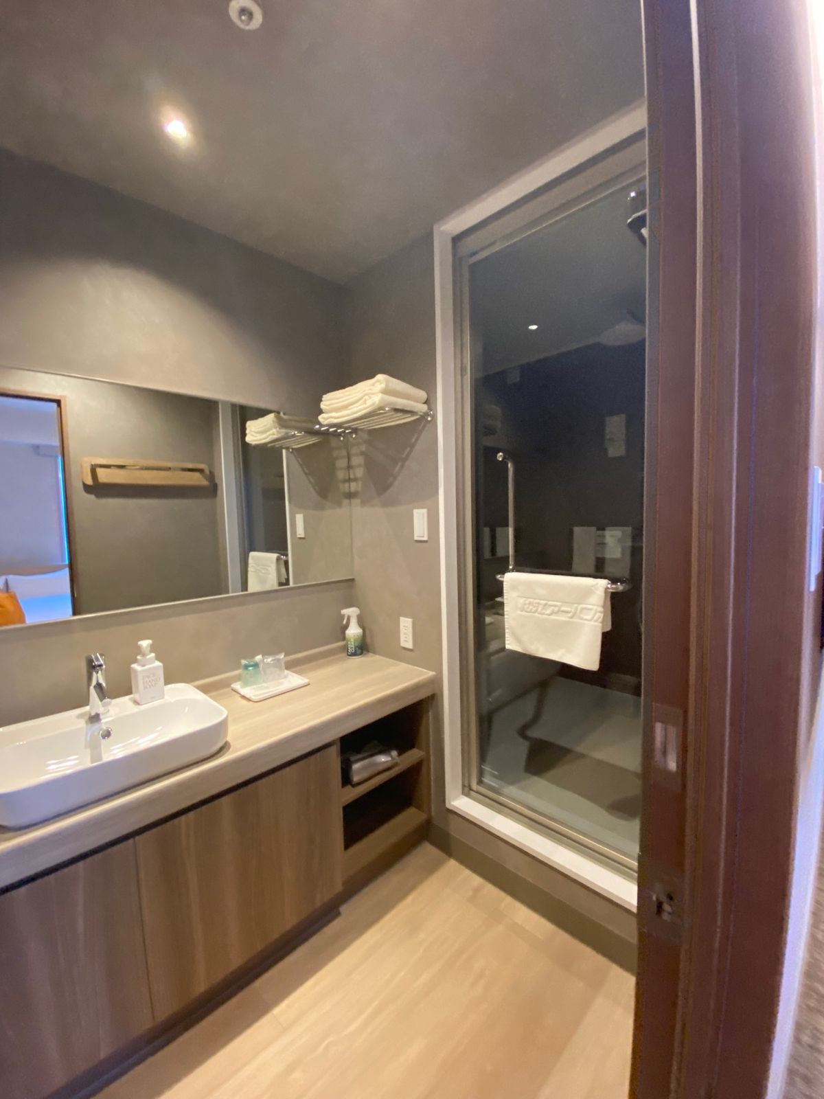 2日目の宿、

松江ニューアーバンホテル
　　
　
最初は玉造温泉！と思っ...