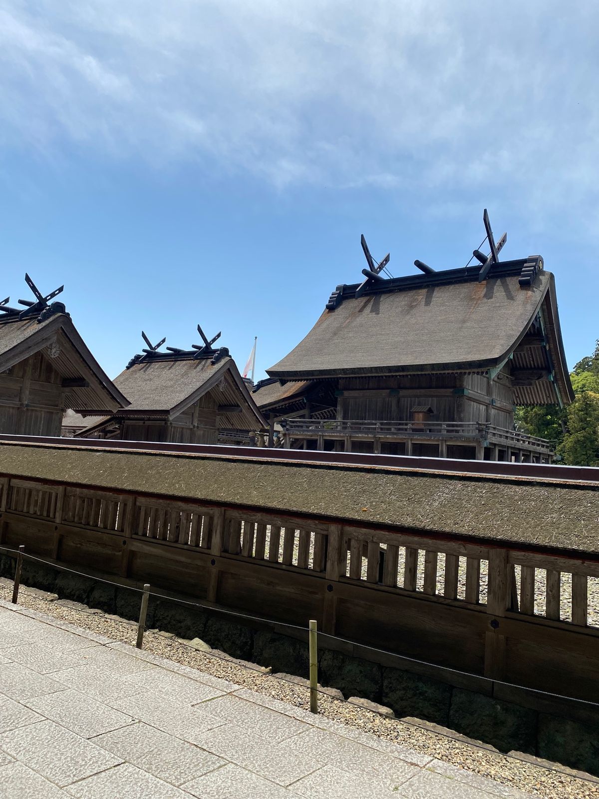 二日目。

朝食後、益田を8時に出発して出雲大社へ。

3時間くらいで付近...