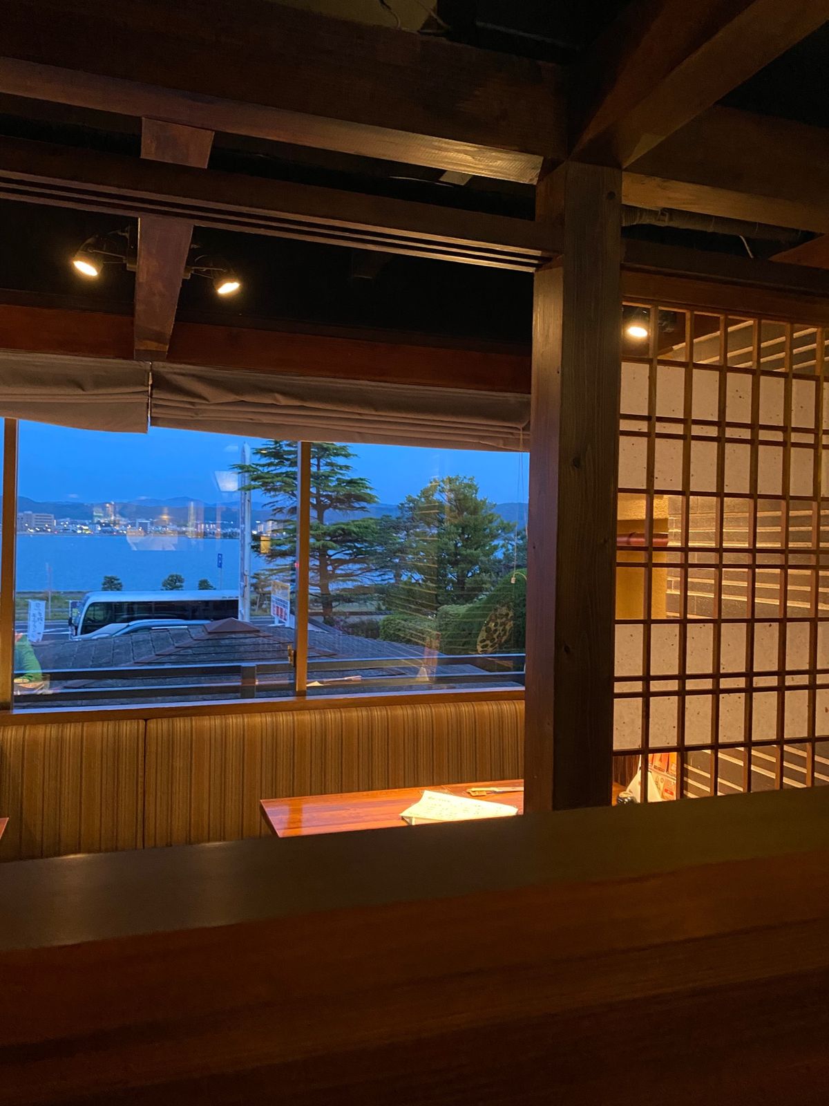 2日目、松江の夕食は
やはり　大和しじみ！

宍道湖沿いのしじみ居酒屋にて...