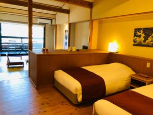宿泊は、熊野古道観光に最適な熊野倶楽部。
温泉もあり、オールインクルーシブです。