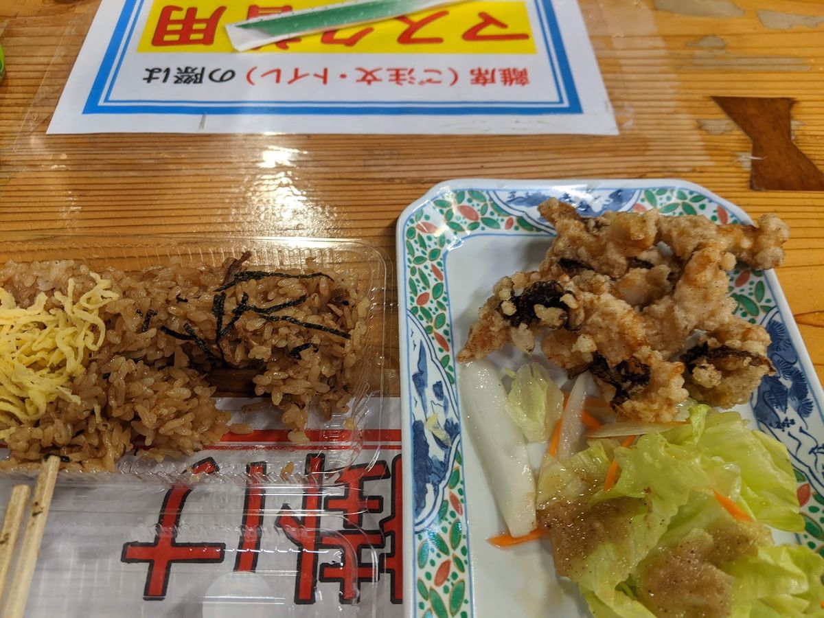 ひろめ市場
土佐巻、ウツボの唐揚げ