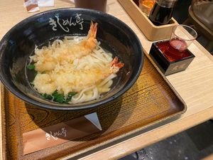 ひたひたの海老天がおいしい🍤
調子乗って日本酒も。