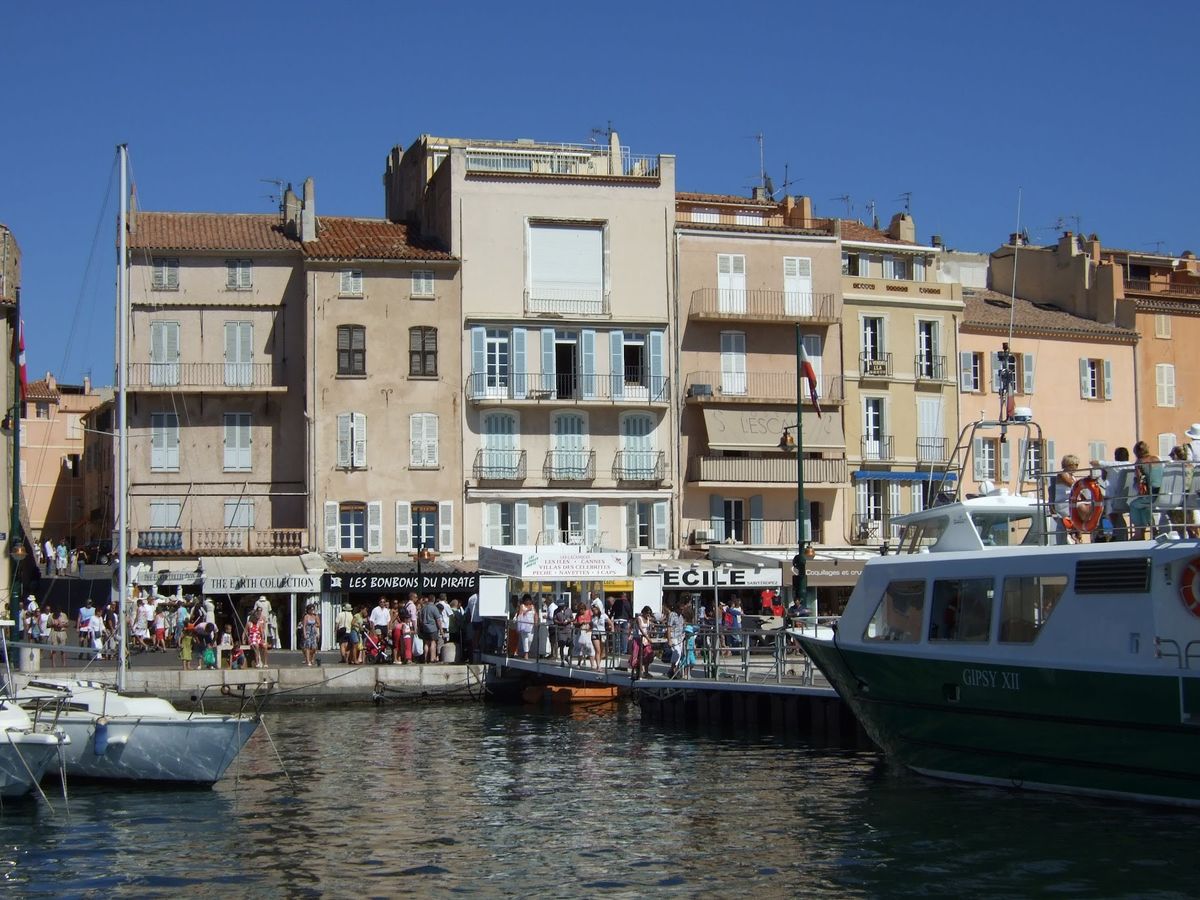 サントロペ
セレブが集まる町

今は亡きカールラガーフェルド氏と遭遇