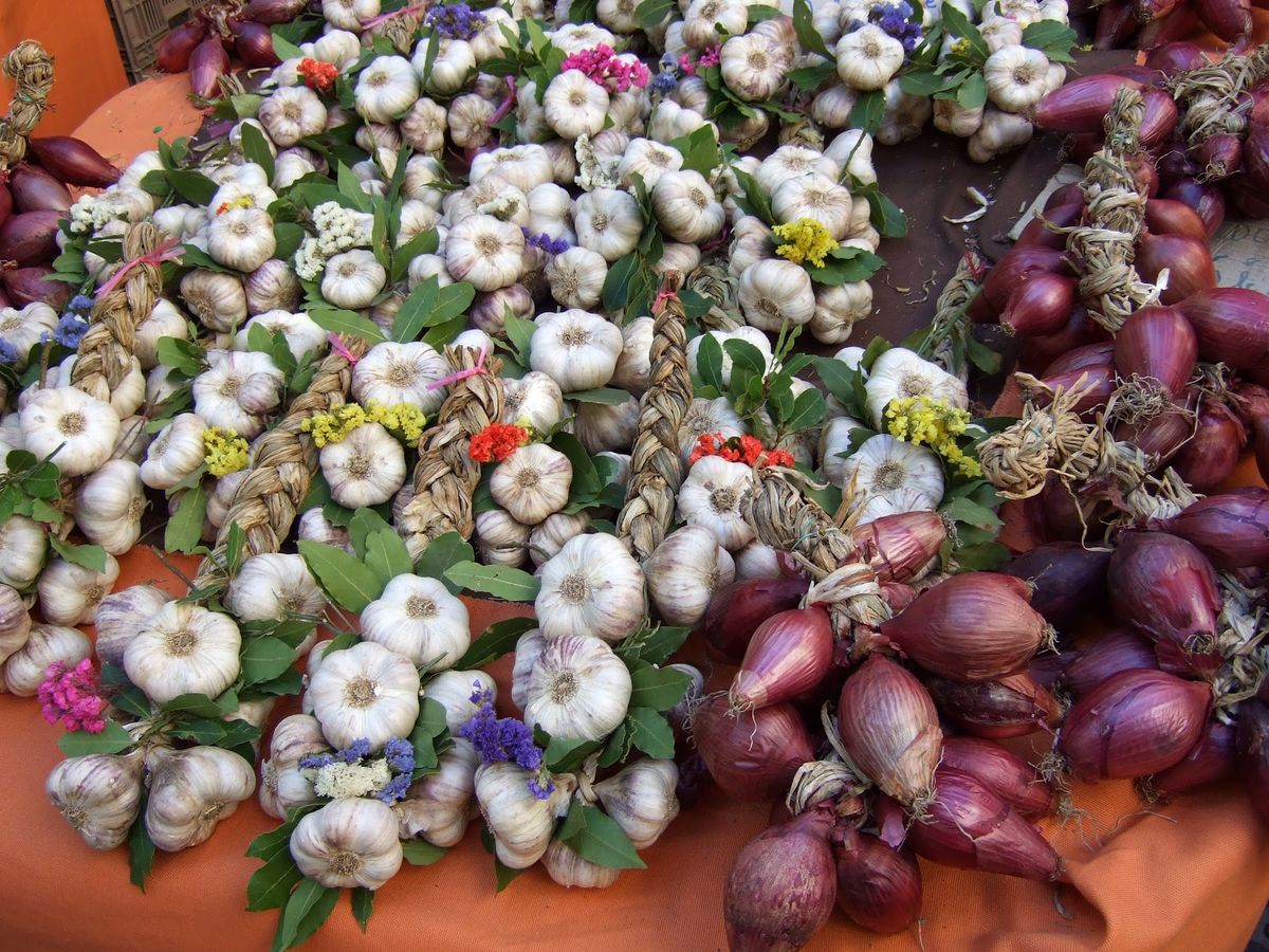 サントマキシムのマルシェ

袋に入ってないだけで
素敵に見えるって何の違い？

