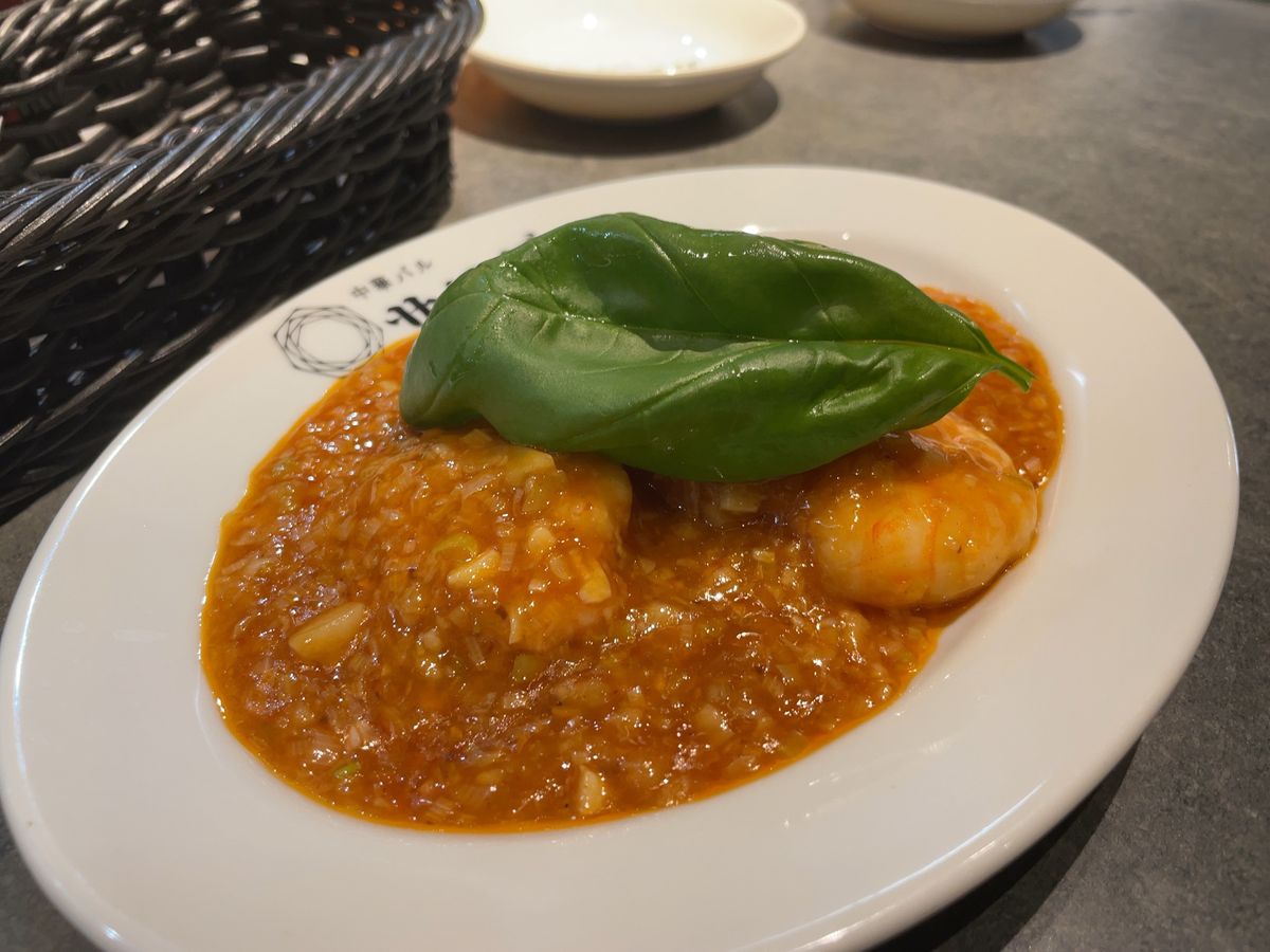 東梅田にある中華バルサワダ。ミシュランビブグルマンに選ばれているお店。どの...