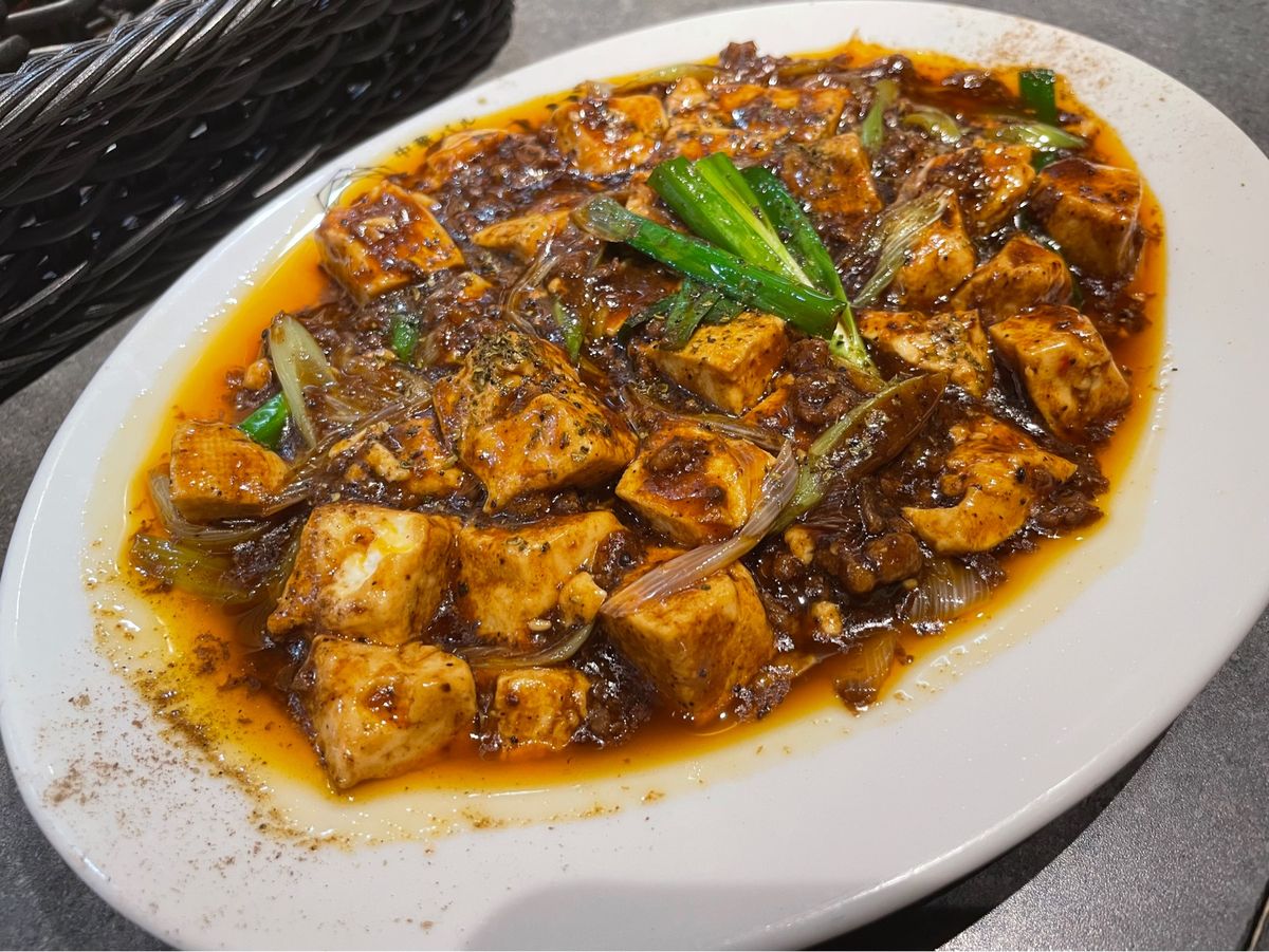 東梅田にある中華バルサワダ。ミシュランビブグルマンに選ばれているお店。どの...