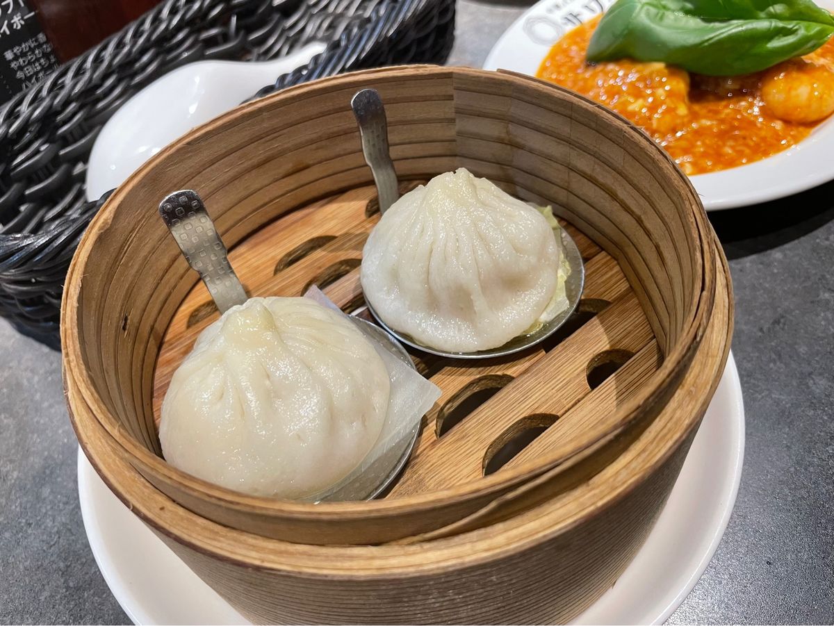 東梅田にある中華バルサワダ。ミシュランビブグルマンに選ばれているお店。どの...