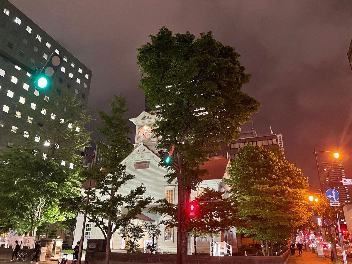 札幌時計台。日本三大がっかり名所に挙げられたりしてますが、三大の中では一番...