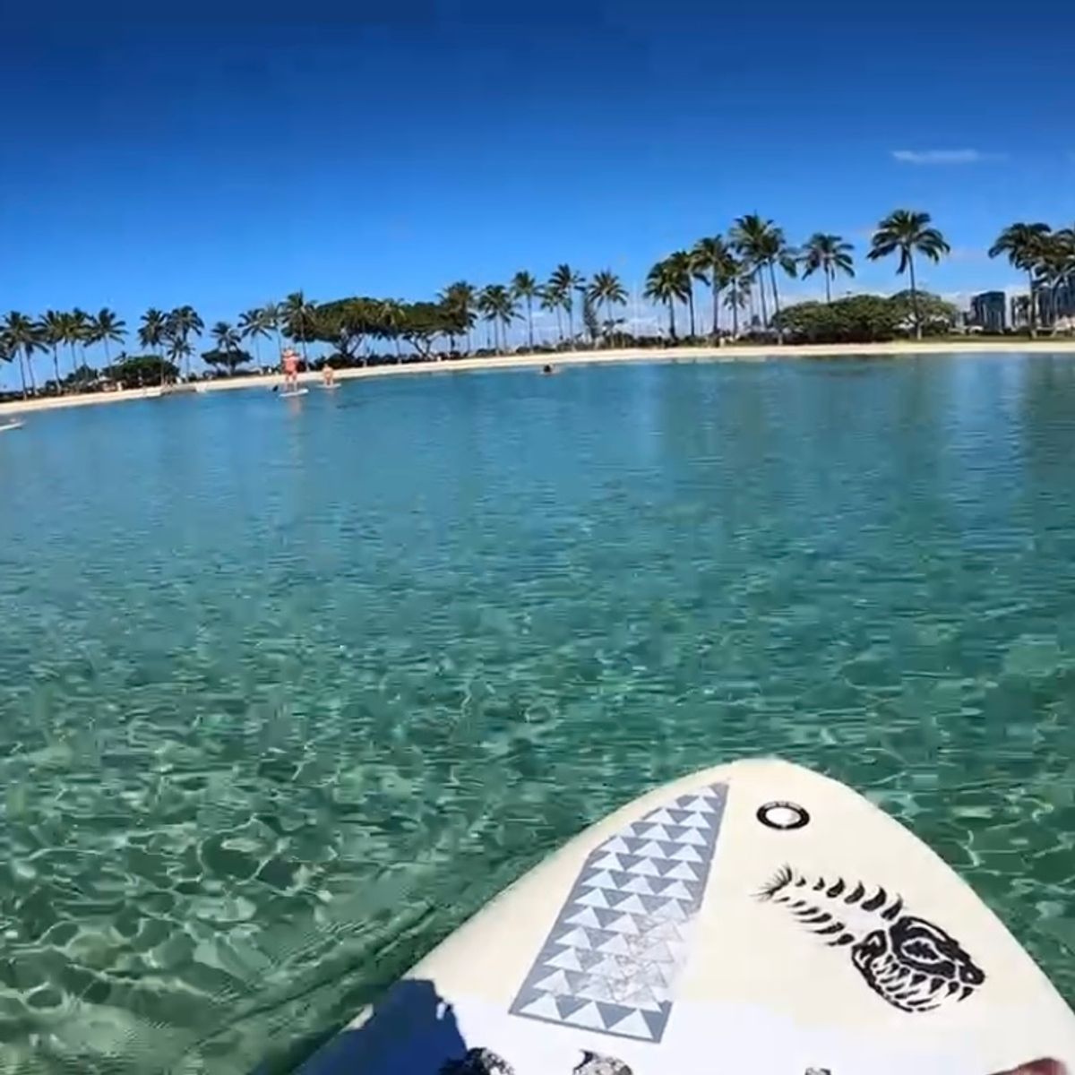 1番楽しかったのは穏やかなラグーンでのSUP🏄‍♀️
　
運動後のアイスも...