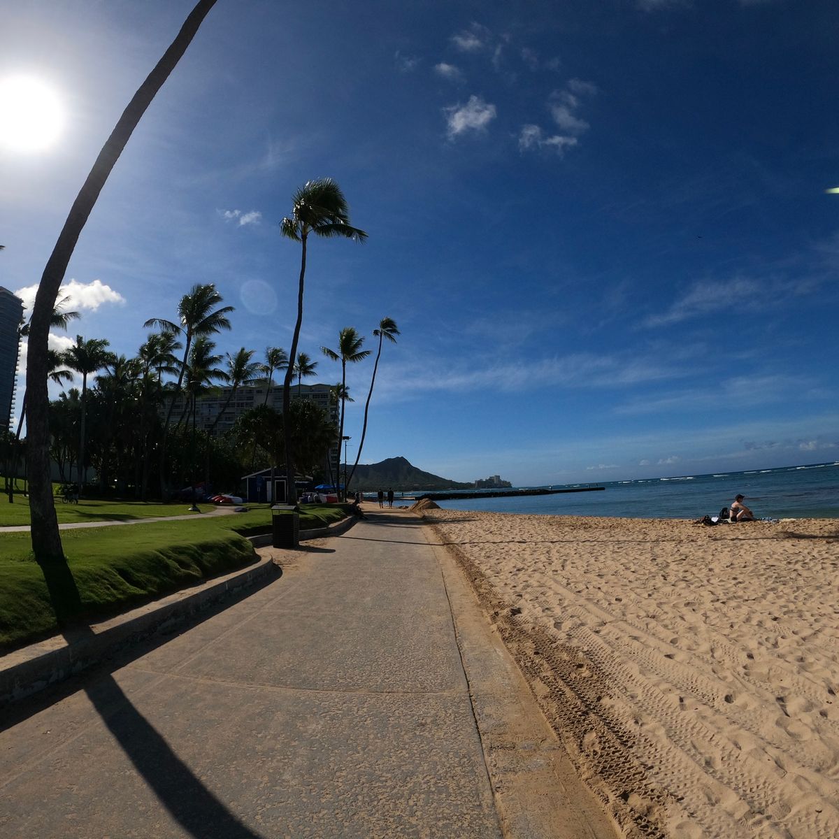 続いてオアフ島に移動！
ワイキキのビーチはとてもきれいになっていました
お...