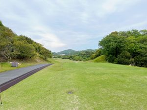 淡路島ゴルフ⛳️
ゴルフ場の名前がゴルフ&アートっていうくらいだから謎のオ...