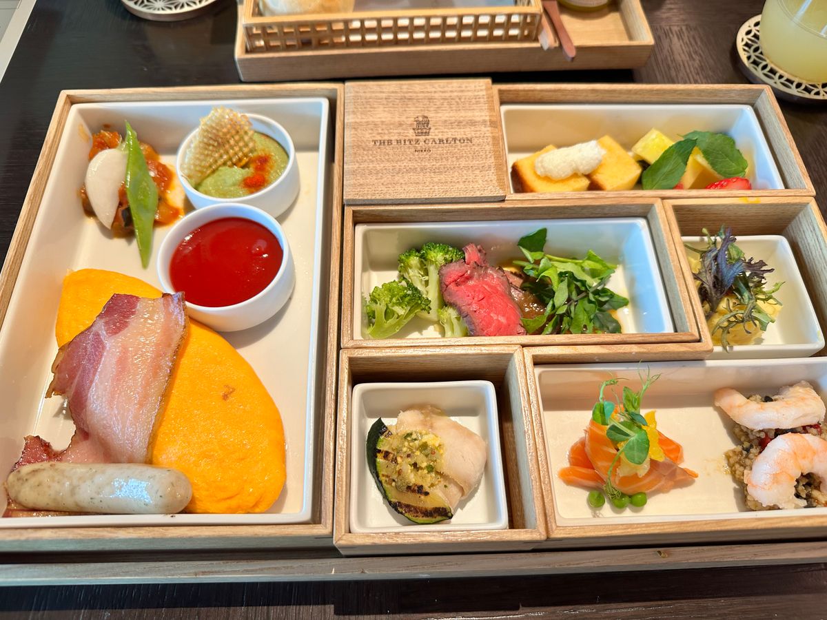 朝食
オムレツ。具材の間違いあり2個いただいた。
流石に苦しかったけど、勿...