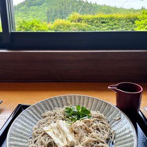 わらび野
景色良い✨
わらび餅がとゅるとゅるで美味しかった🫶
