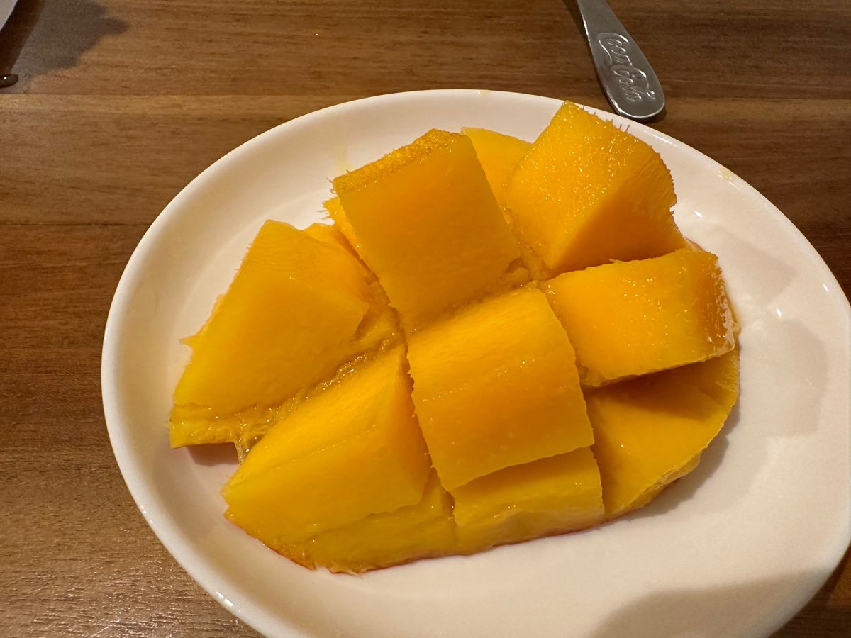 デザートはやっぱりマンゴー
モンテドールのバナナシェイクとサトウキビかき氷も