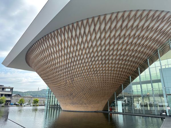 日本・静岡県「富士山登頂」の写真：富士山世界遺産センター、アプリの登頂証明...