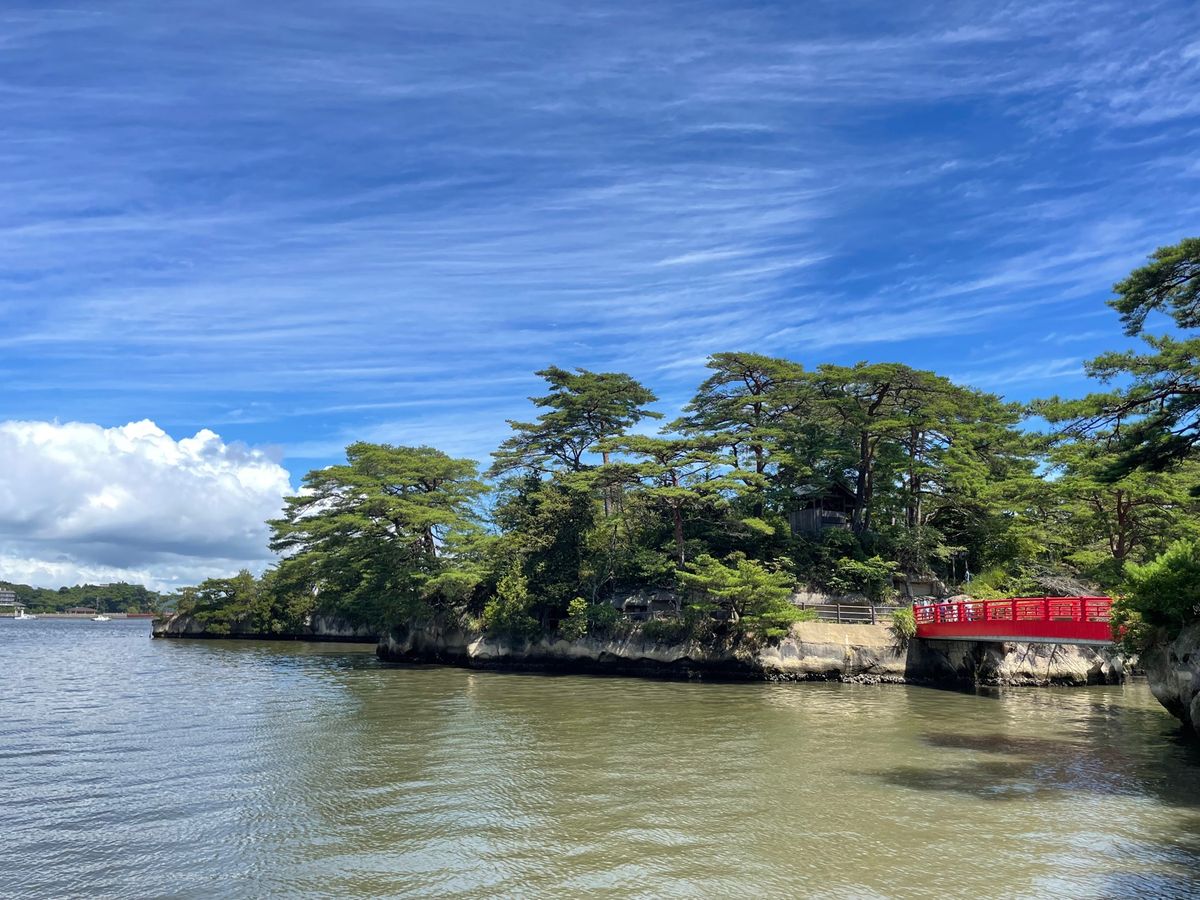 日本三景の一つ松島。台風の影響もなく、予想外に良いお天気に恵まれました。