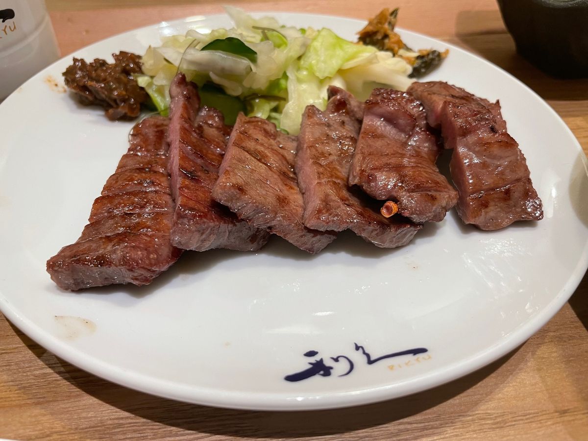 仙台名物の牛タン。利久でいただきました。