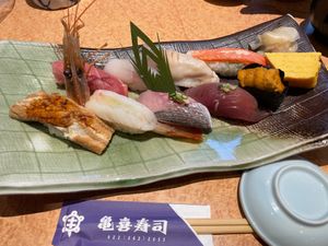 塩竈神社を参拝した後はお昼ご飯。塩竈と言えば寿司ですね。亀喜寿司で季節の握...