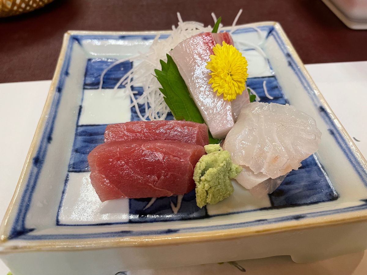 佐勘の夕食。どの料理も美味しかったです。