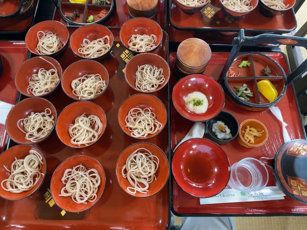 日本・松島「2023年仙台・松島・平泉」の写真：お昼ご飯はわんこ蕎麦。