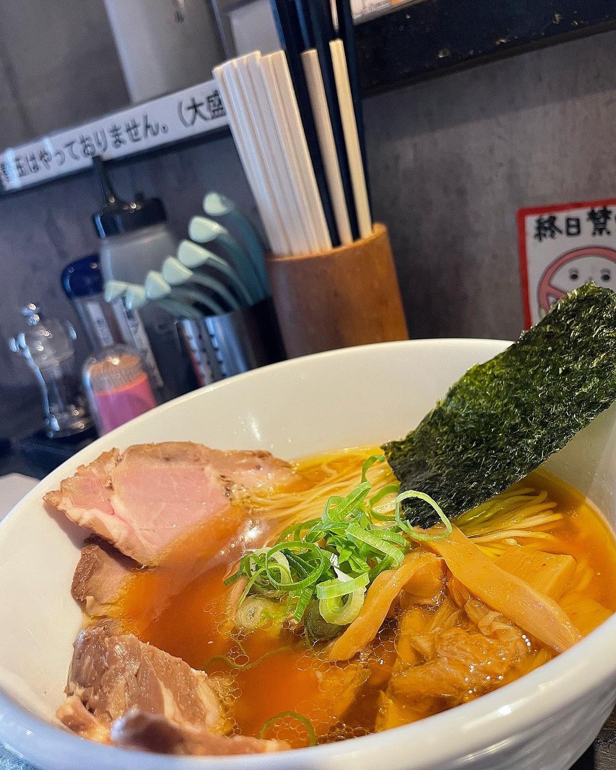 博多駅前のスタバと音なりの東比恵駅近くの中華そばかなでの中華そばミニカレーセット