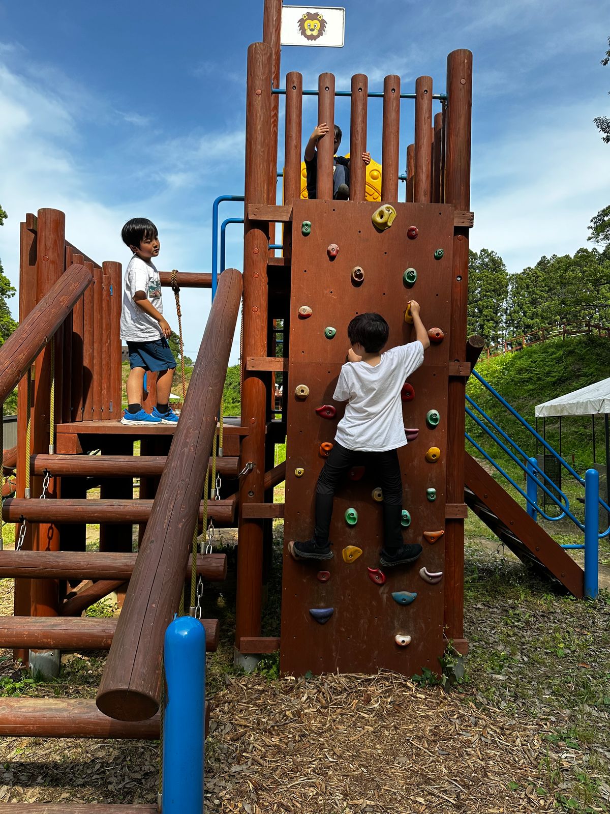 直だと1.5時間位みたいなのだけど、結局2.5時間くらいかかって到着！

...