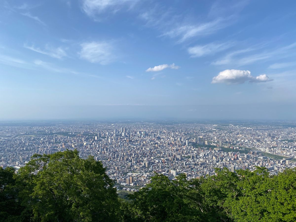 初めて藻岩山に登りました。
夜景がすごいらしいけど、混んでない昼間をチョイ...