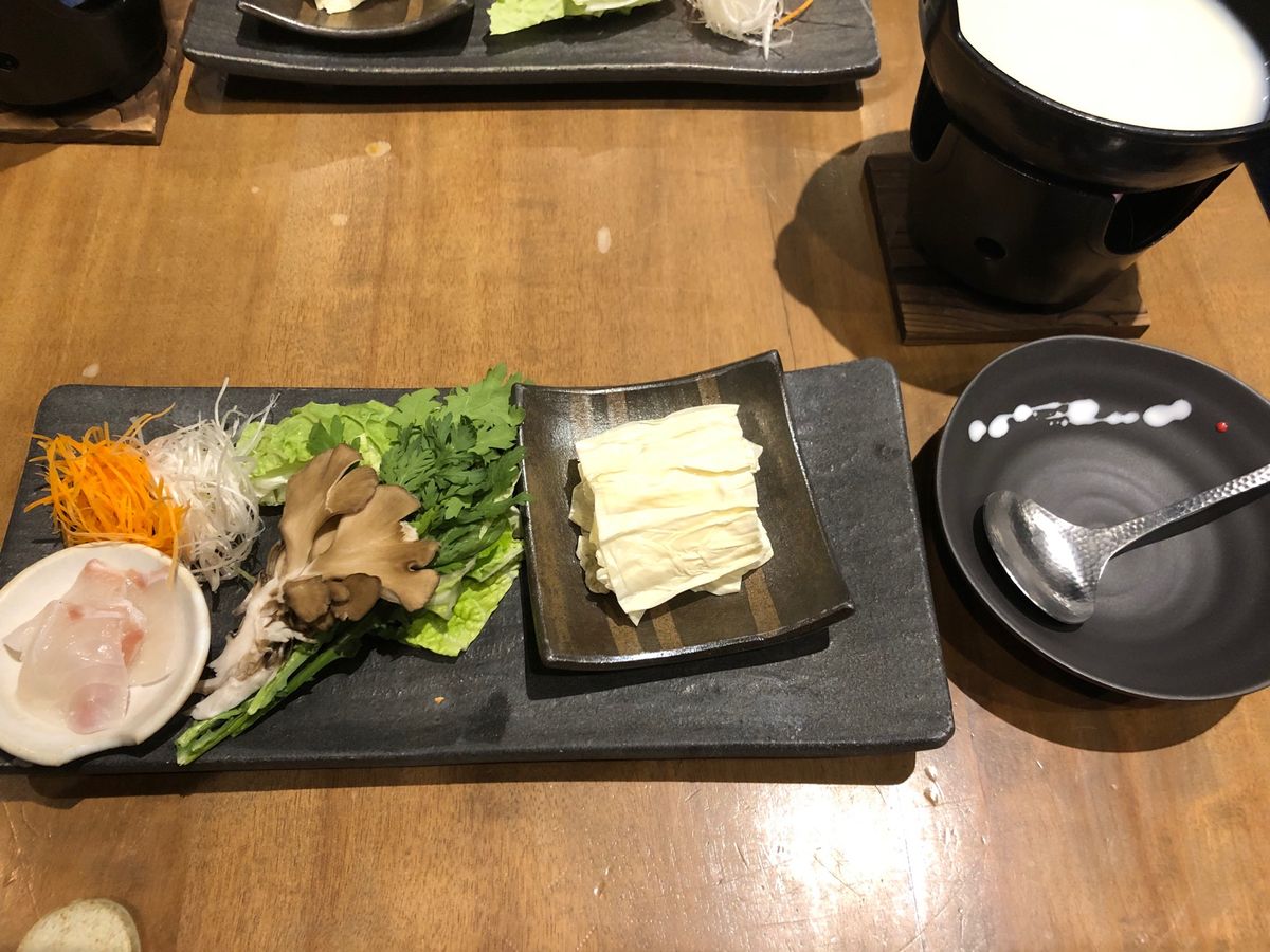 日光湯葉巻き 全  にて     湯葉のしゃぶしゃぶ  こだわり野菜を使っ...