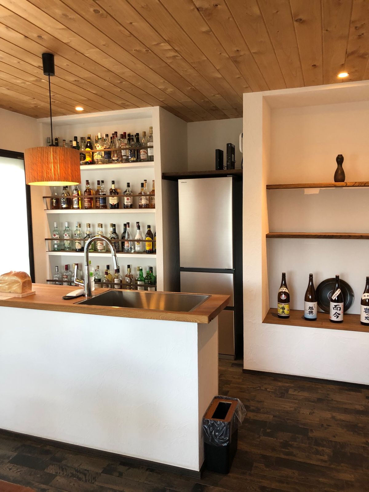 日光駅近くのお宿   【日光松原の宿 而今】
一棟貸しで広くて、木の温もり...