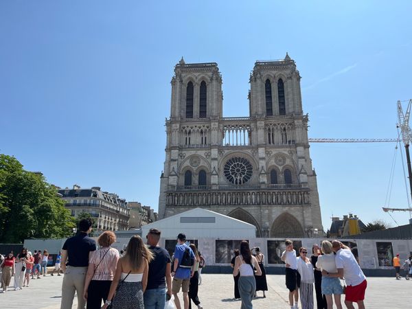 フランス・パリ「PAR✈︎」の写真：ノートルダム大聖堂　シテ島