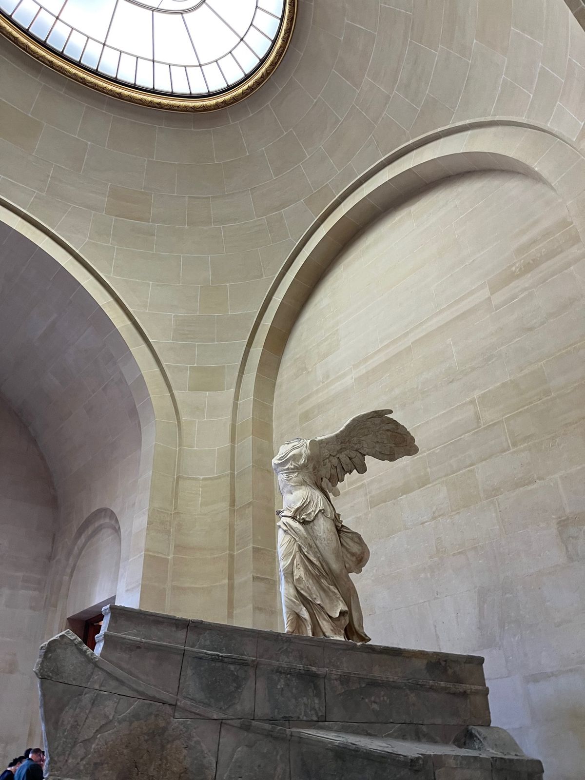 ルーブル美術館

モナリザ観るのに並びました。
金曜は21:45くらいまで...