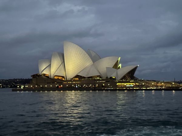 オーストラリア連邦・シドニー「オーストラリア旅行」の写真：8/13夜
クルーズ参加でオペラハウスと...