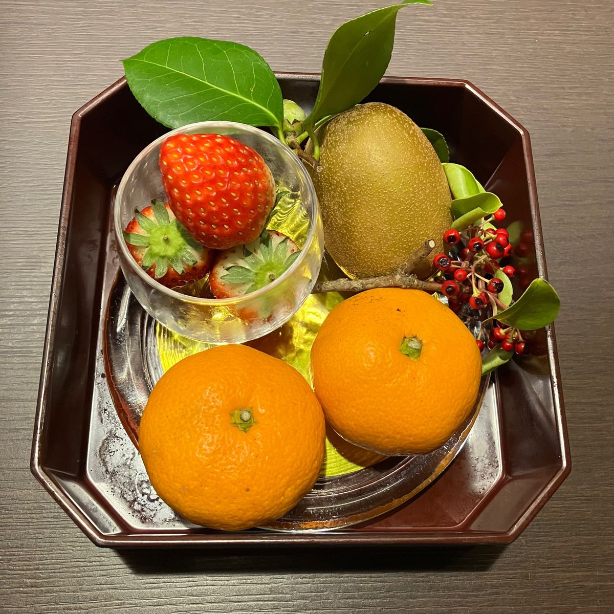 今回のお部屋はこんな感じ。
冷蔵庫にはフルーツ盛りもあって豪華〜♡