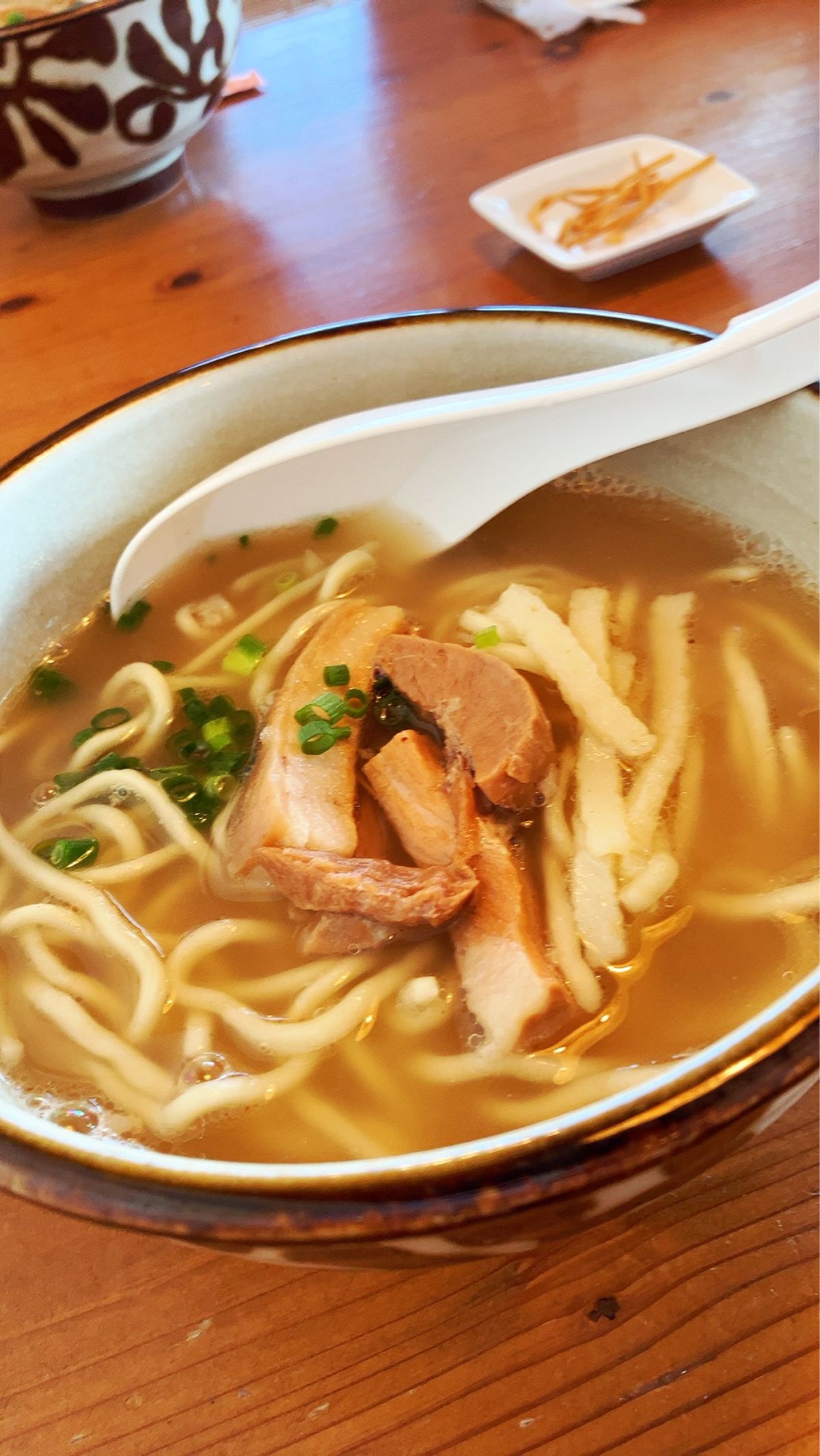 着いて早々に八重山そば😋
