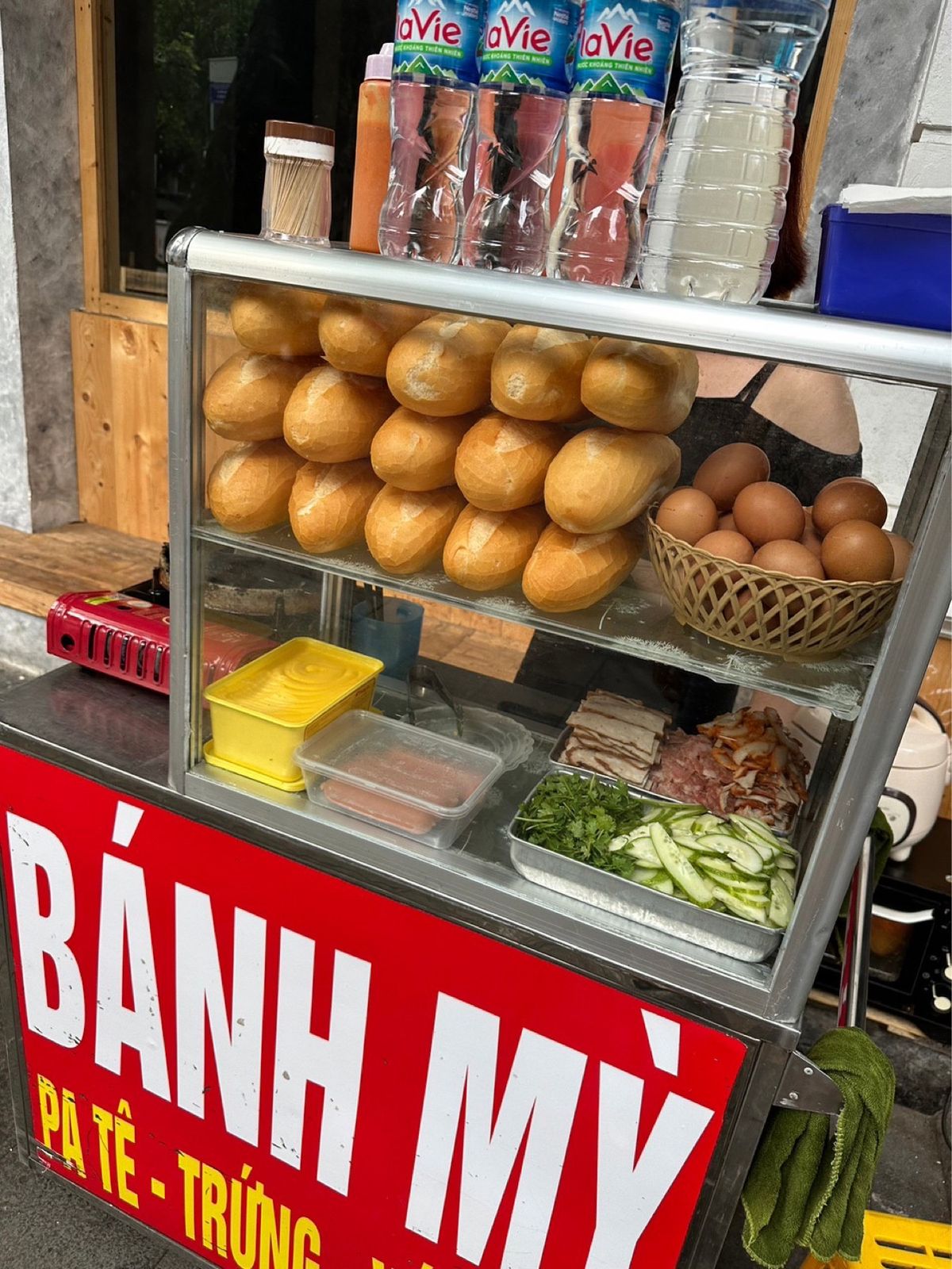 3日目🍚多分チェーの氷かドリアンでお腹壊した
バインミーは多分パクチー入っ...